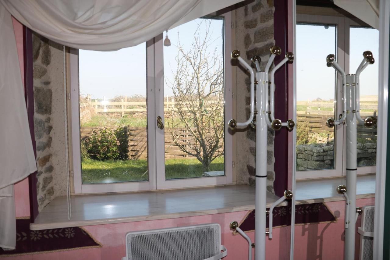 Les Gites Aux Volets Roses Landunvez Luaran gambar